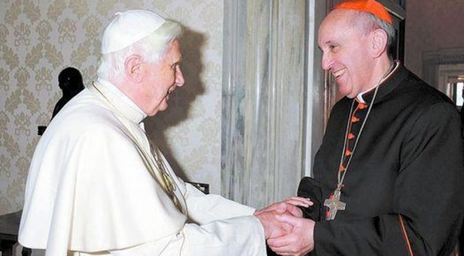 Papa Benedetto già ha rimproverato il progetto eretico di Bergoglio in 2008